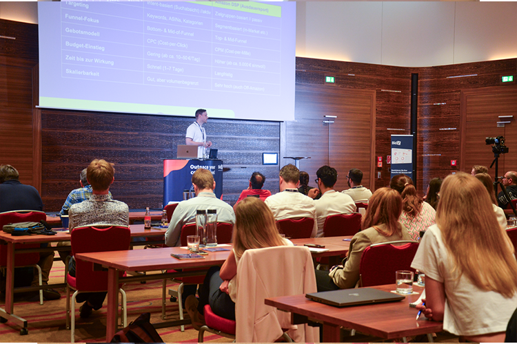 Tobias Dziuba auf der Bühne des dspsumimt 2025